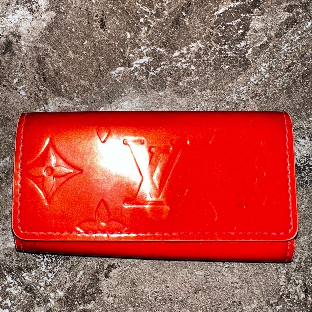 Authentic Louis Vuitton Vernis 4 Key Holder